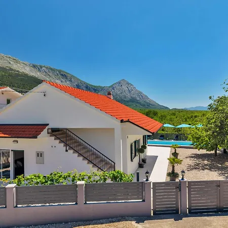 Montis Holiday home