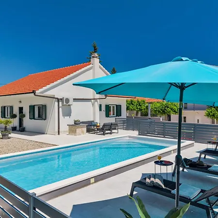 Montis Holiday home