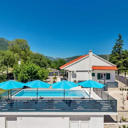 Montis Holiday home