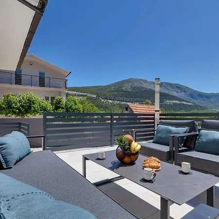 Montis Holiday home *