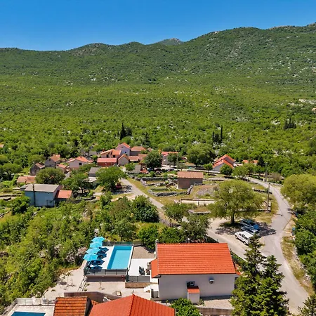 Montis Holiday home Gomila
